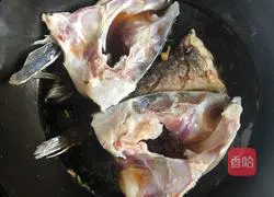 Illustration of home-style braised fish head 4