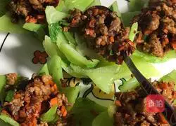 【First Month Lantern Festival on the 15th] Illustration of how to make jade lotus lanterns 15