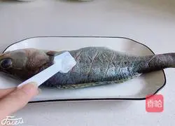 Illustration of how to make steamed sea bass 1