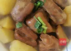 Illustration of braised pork ribs and stewed potatoes 5