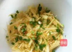 Illustration of how to make potato shredded cake 2