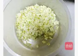 Illustration of how to make fried bacon with cucumber 2