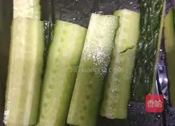 Illustration of how to make spicy shrimp 2