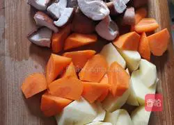 Illustration of how to make braised chicken with oil consumption (family version) 3