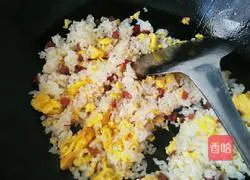 Illustration of how to make sausage fried rice 7