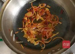 Illustration of how to make longli fish with bean skin 5