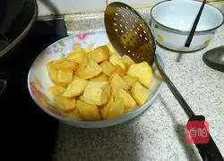 Illustration of how to cook pork belly with potatoes 3