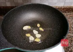 Illustration of how to make chrysanthemum scrambled eggs 11