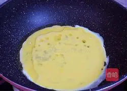 Illustration of how to make crab sticks and eggs bento 3