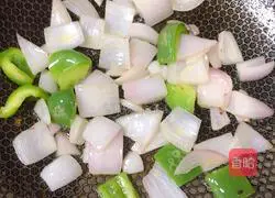 Illustration of how to make fried beef with onions 4