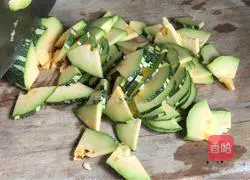 Illustration of how to make fried pumpkin with pork belly 2