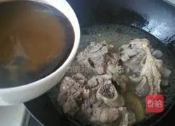 Illustration of how to make soy sauce bones 14