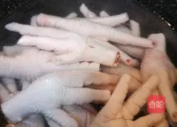 Illustration of how to make braised chicken feet 2