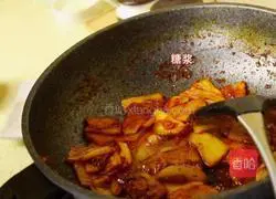Illustration of Korean Spicy Cabbage Stir-fried Potato Slices 9