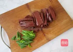 Illustration of how to make pig blood casserole 11