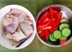 Illustration of how to make tomato and pickled fish 1