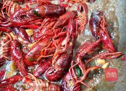 Illustration of home-cooked crayfish 6