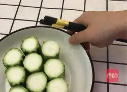 # Steamed Vegetables# Garlic Steamed Loofah Recipe Illustration 2