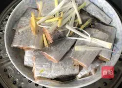 Illustration of how to steam hairtail 5