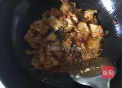 Illustration of how to make twice-cooked pork with green pepper 2