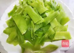 Illustration of how to make fried sausage with green bamboo shoots 4