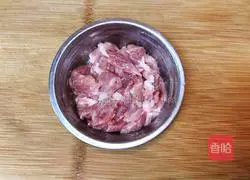 Illustration of how to make bitter bamboo shoots and meat slices 6