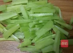 Illustration of how to make scrambled eggs with lettuce 3