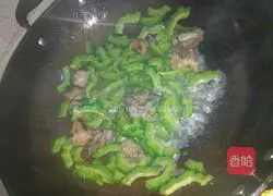 Bitter Melon Stir-fried Spare Ribs Illustration 5