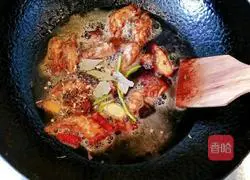 Illustration of how to make braised chicken neck that is both a snack and a meal 8