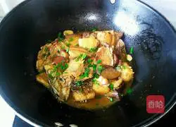 Illustration of how to make grass carp stewed with eggplant 10