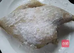 Illustration of how to make crispy braised duck legs 3