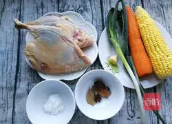 Illustration of how to make corn and duck leg stew 1 