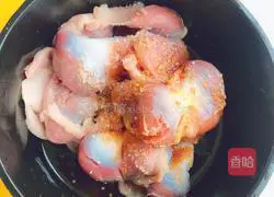 Illustration of how to make stir-fried chicken gizzards 2