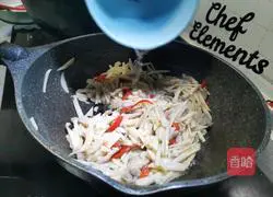 Illustration of how to make two-color rice bento with fried shredded pork and lotus root 8