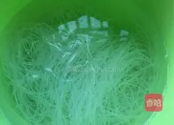 Illustration of how to make garlic vermicelli shrimp 1