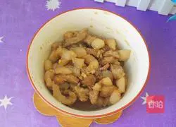 Carrots and green peppers Illustration of how to make stir-fried pork 9