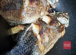 Illustration of braised fish stuffed with meat 4