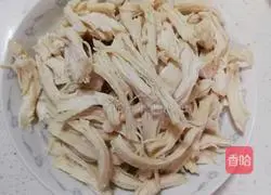 Illustration of how to make shredded chicken 6