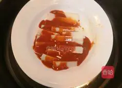 Illustration of how to make wolfberry honey yam 5