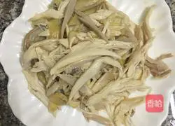 Illustration of how to make tender shredded chicken 12