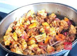 Illustration of 8-hour tomato braised beef brisket 11