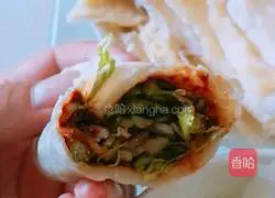 Illustration of how to make shredded pork with Beijing sauce 13