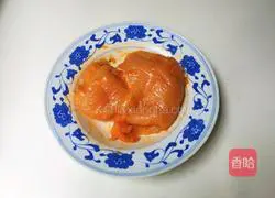  Illustration of pan-fried sweet chicken breasts with French salad dressing 2