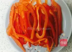 Illustration of how to make fried beef with onions 4