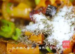 Homemade spicy hot pot, this summer, from now on, Illustration of how to make a spicy summer 5