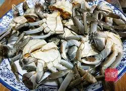 Illustration of how to make noodles with crabs 3