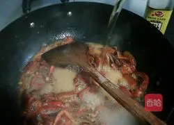 Spicy Illustration of how to make crayfish 6