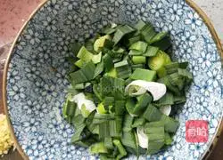 Illustration of how to make fried cabbage with bacon 6