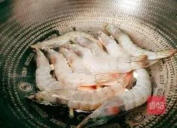 Stir-fry broccoli Illustration of how to make shrimp 8