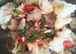 Illustration of how to rub beans and potatoes 6